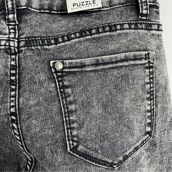PUZZLE Mid Rise Acid Wash Skinny Jeans - Picture 3 of 6
